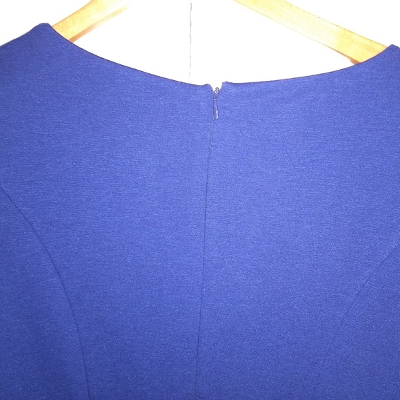 Purlple/bluish dress with chest design. - Picture 3 of 3